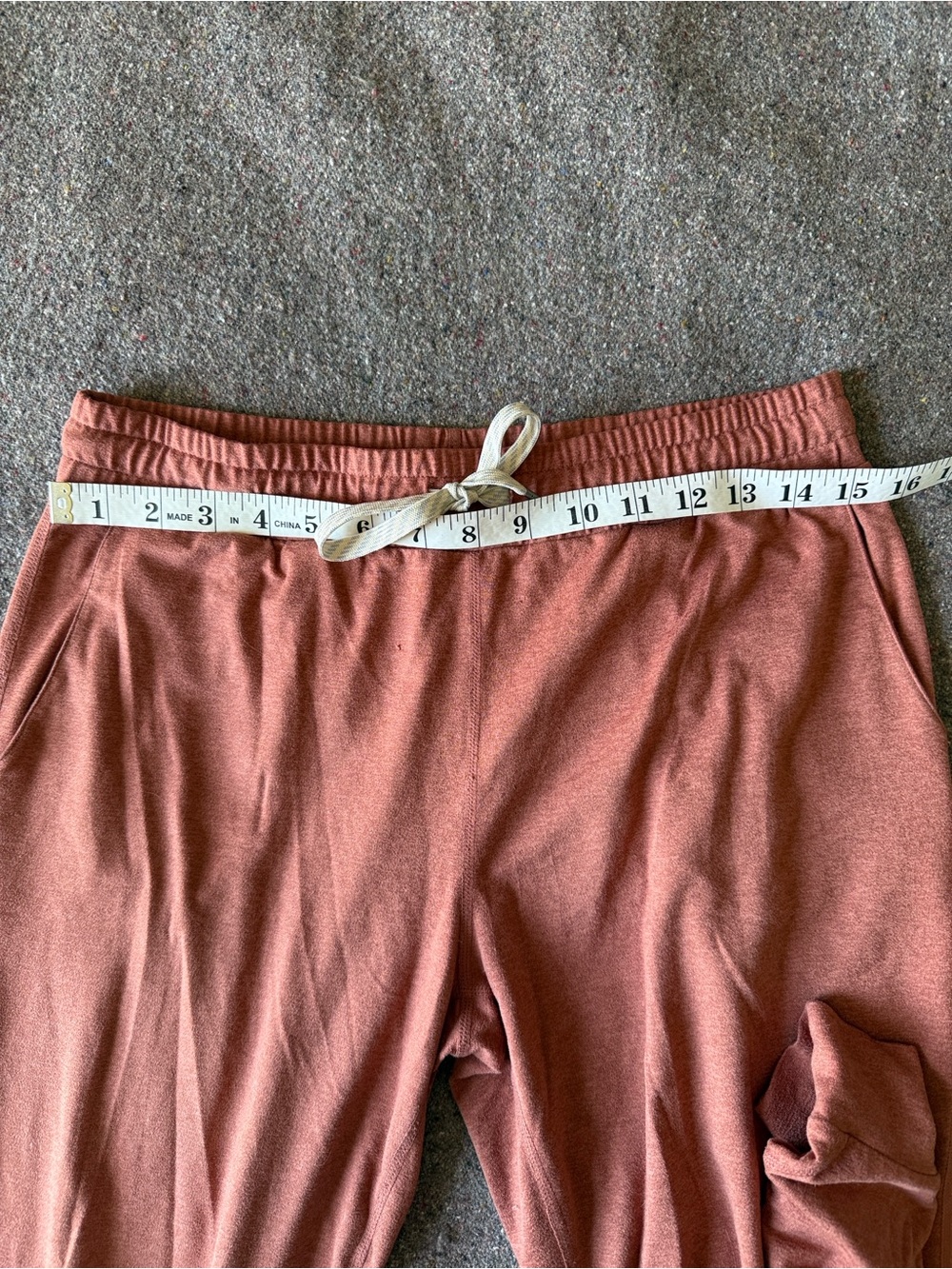 Vuori Performance Joggers in Rust/Burnt Orange Color (Size Small) - Picture 7 of 9